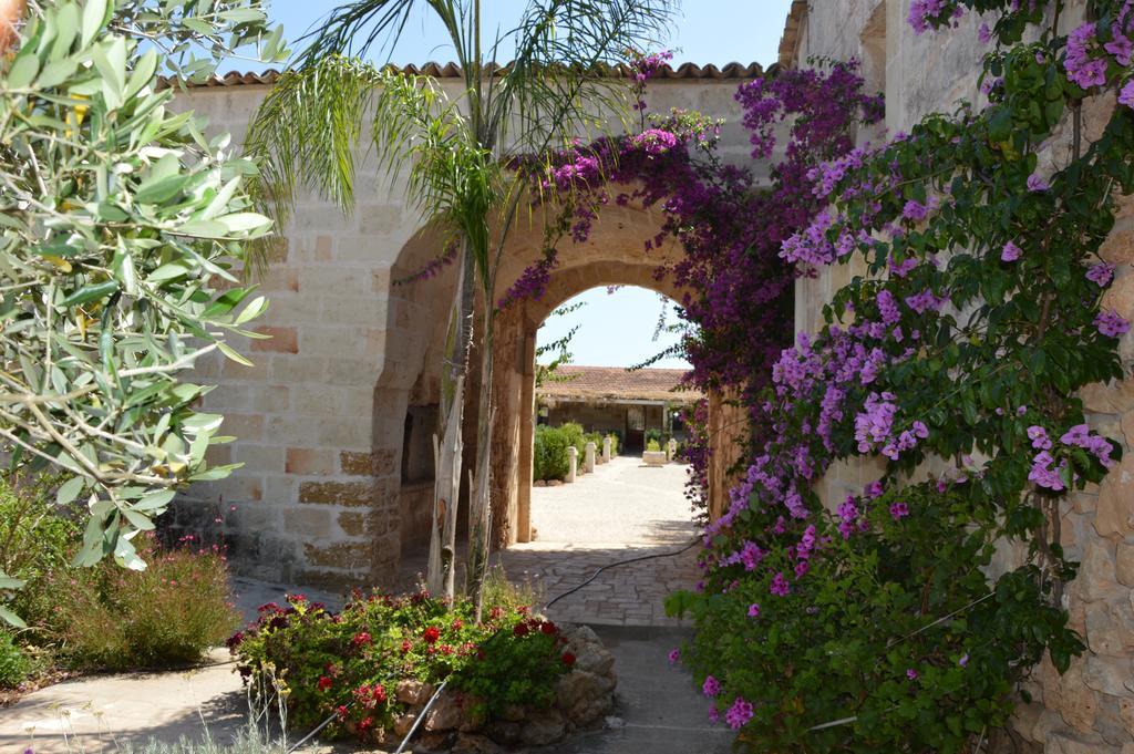 Agriturismo Tenuta Mazzetta Mesagne Exterior foto